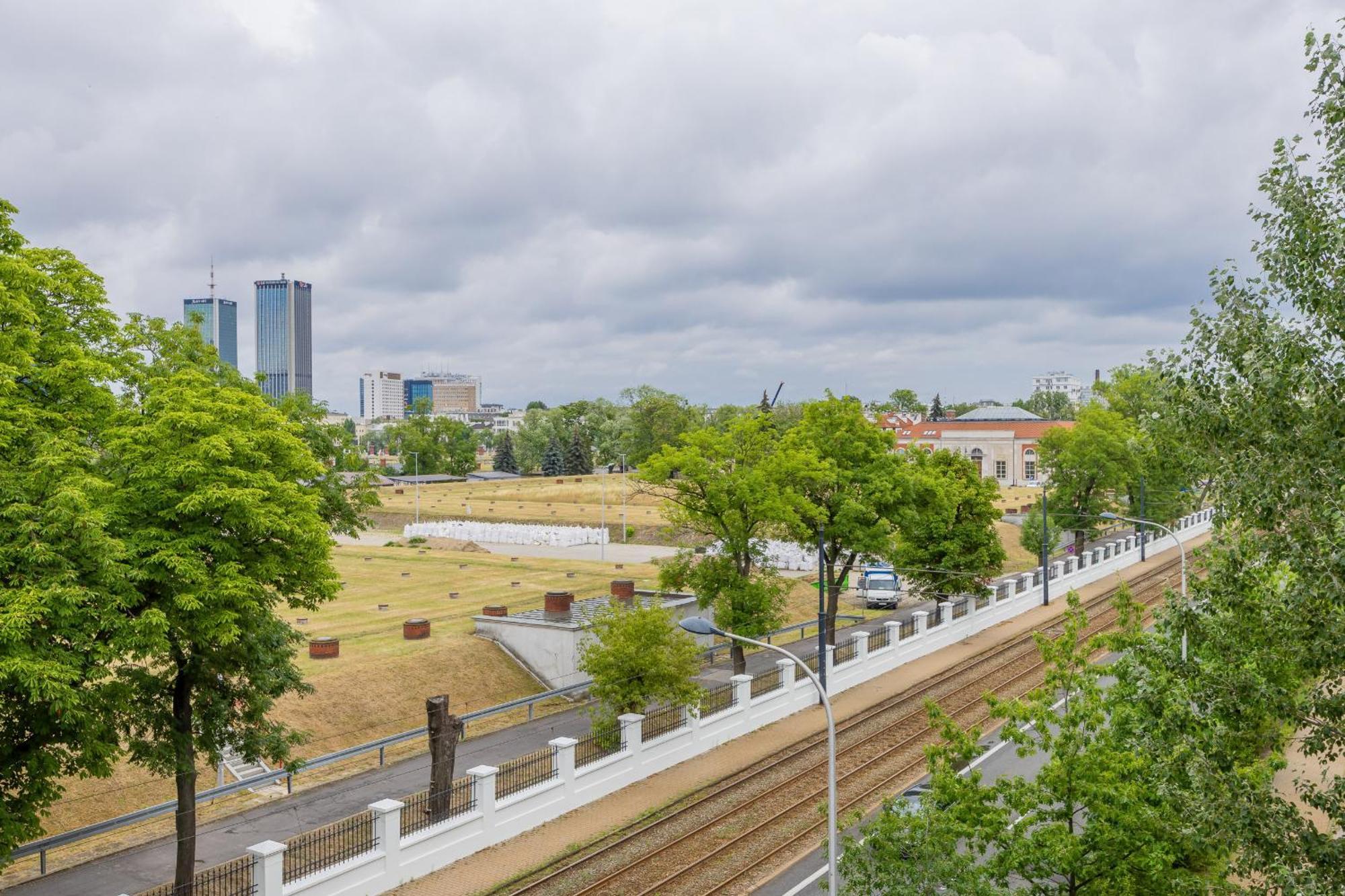 Spacious Filtry Near Pola Mokotowskie By Renters Apartment Warschau