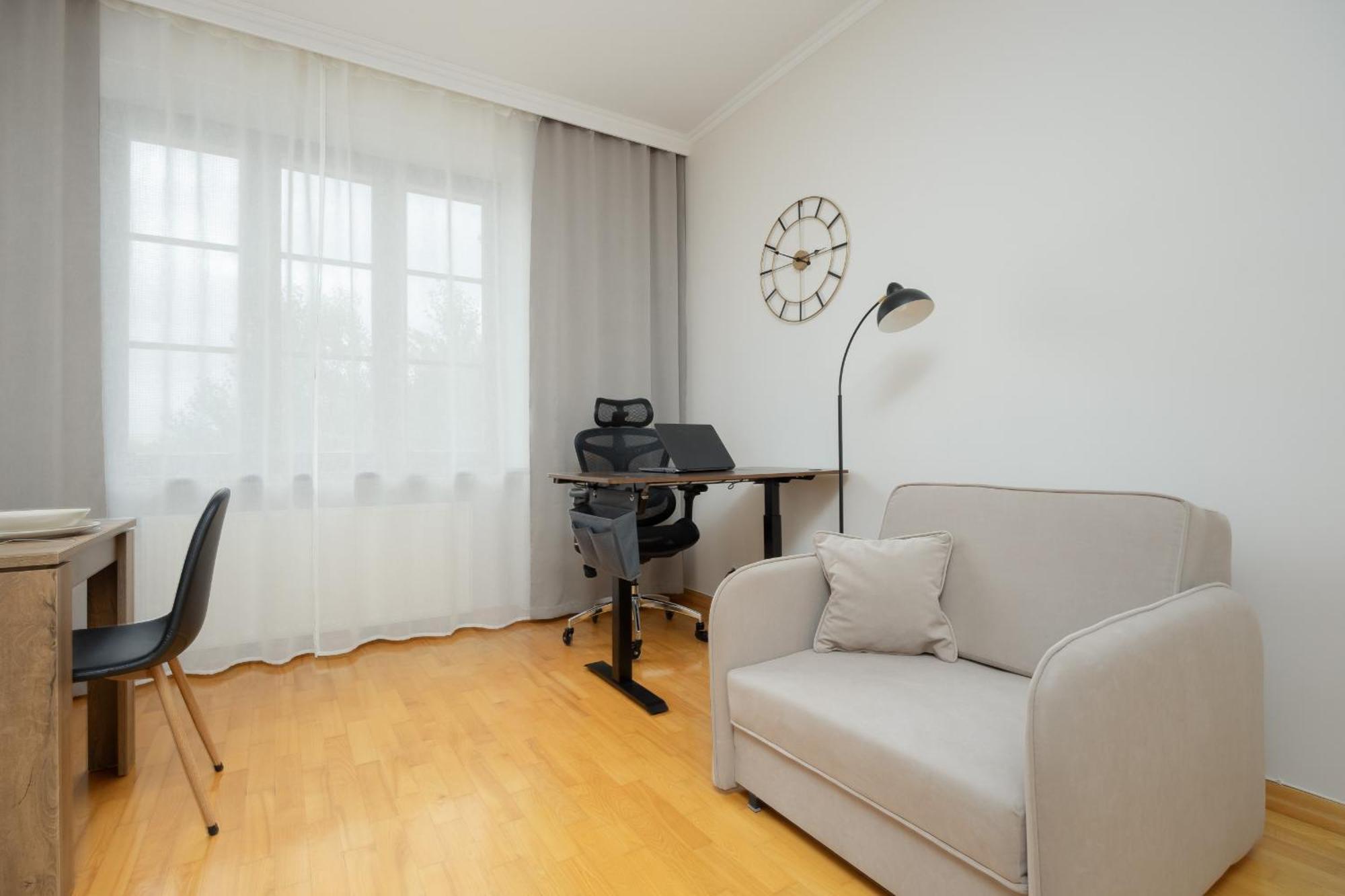 Apartment Spacious Filtry Near Pola Mokotowskie By Renters Warschau